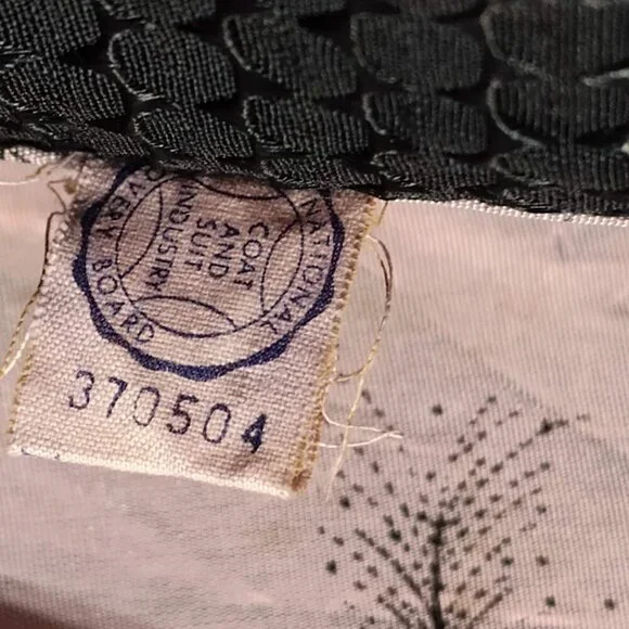 Vintage Cee -Dee Honey Comb Pattern Black Women's Cloak Size 6 ! Read Below ! - Picture 10 of 12